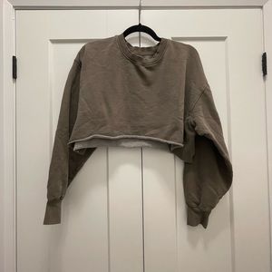 Aritzia- TNA- Boyfriend Crew - Cropped Sweater